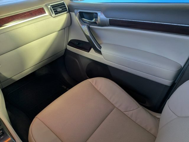 Used 2014 Lexus GX 460 w/ Premium Package AWD/4WD image 17