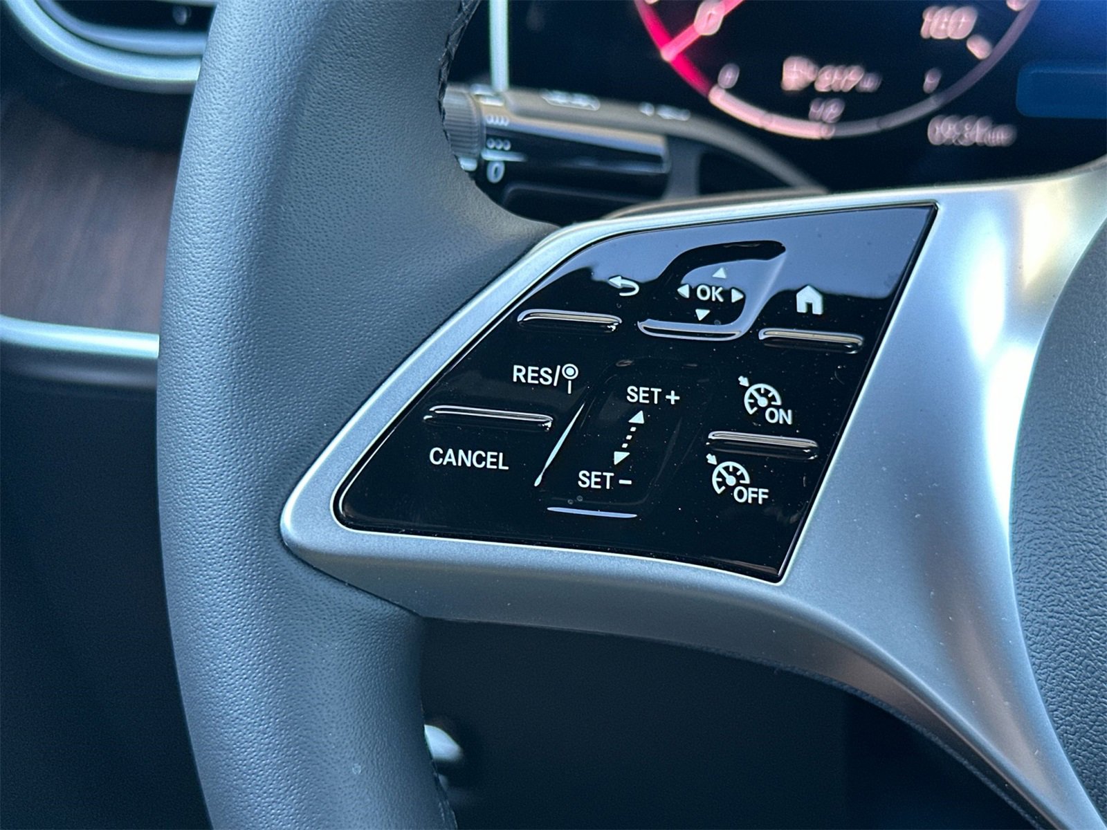 New 2025 Mercedes-Benz C 300 4MATIC Sedan image 25