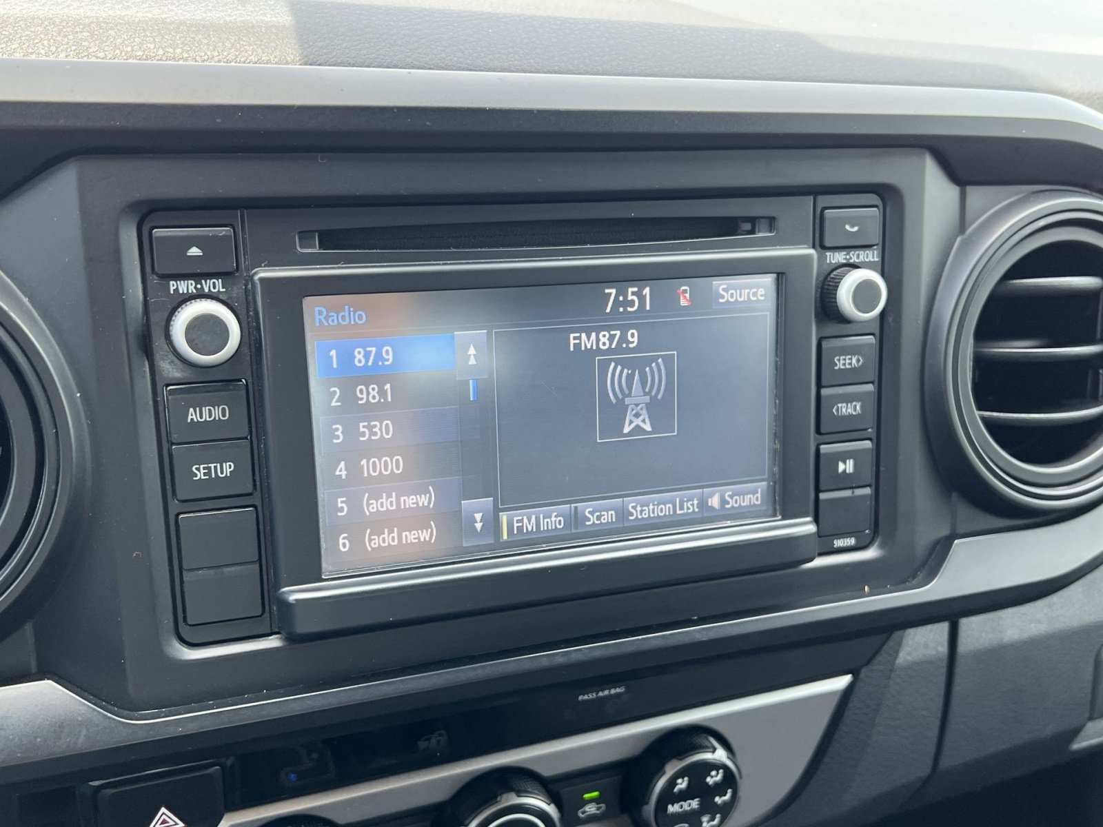 Used 2018 Toyota Tacoma SR w/ SR Convenience Package RWD image 19