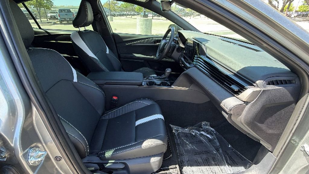 Certified 2025 Toyota Camry SE image 40