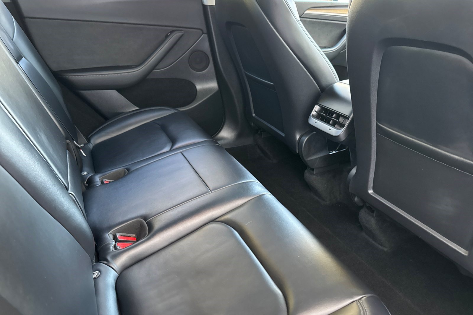 Used 2023 Tesla Model Y Long Range AWD/4WD image 33