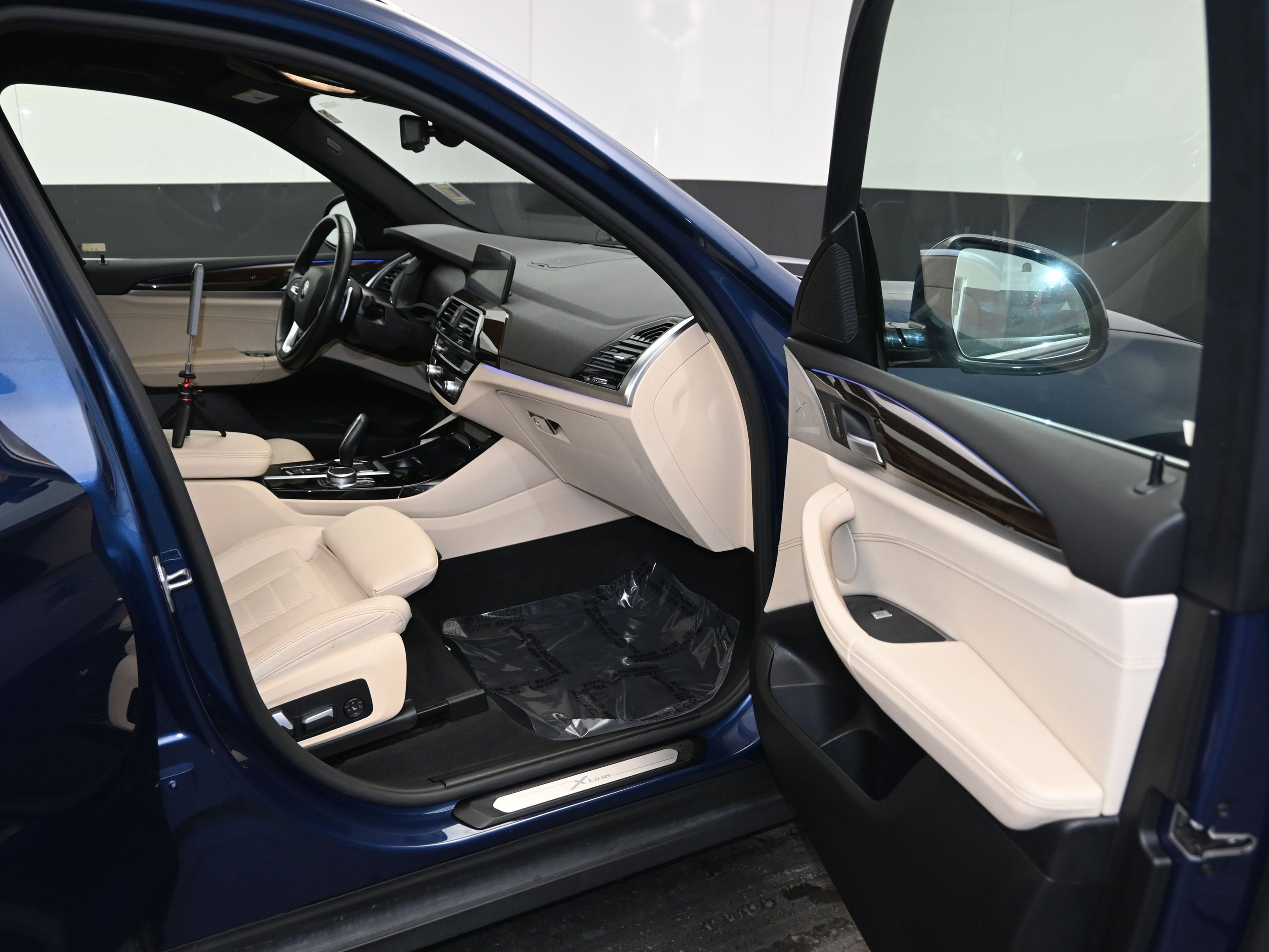 Used 2021 BMW X3 xDrive30i w/ Premium Package image 12