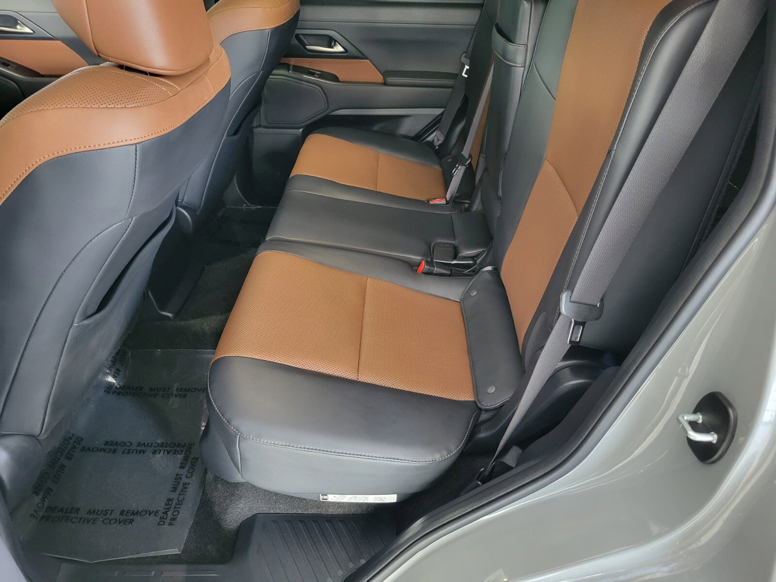 Certified 2025 Lexus GX 550 w/ Cold Area Package image 13