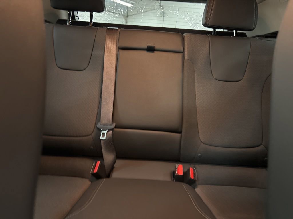 Used 2024 Buick Encore GX Preferred w/ Comfort Package FWD image 22