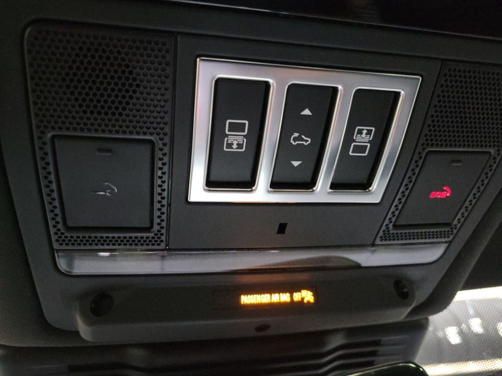New 2026 Land Rover Discovery Dynamic SE AWD/4WD image 21