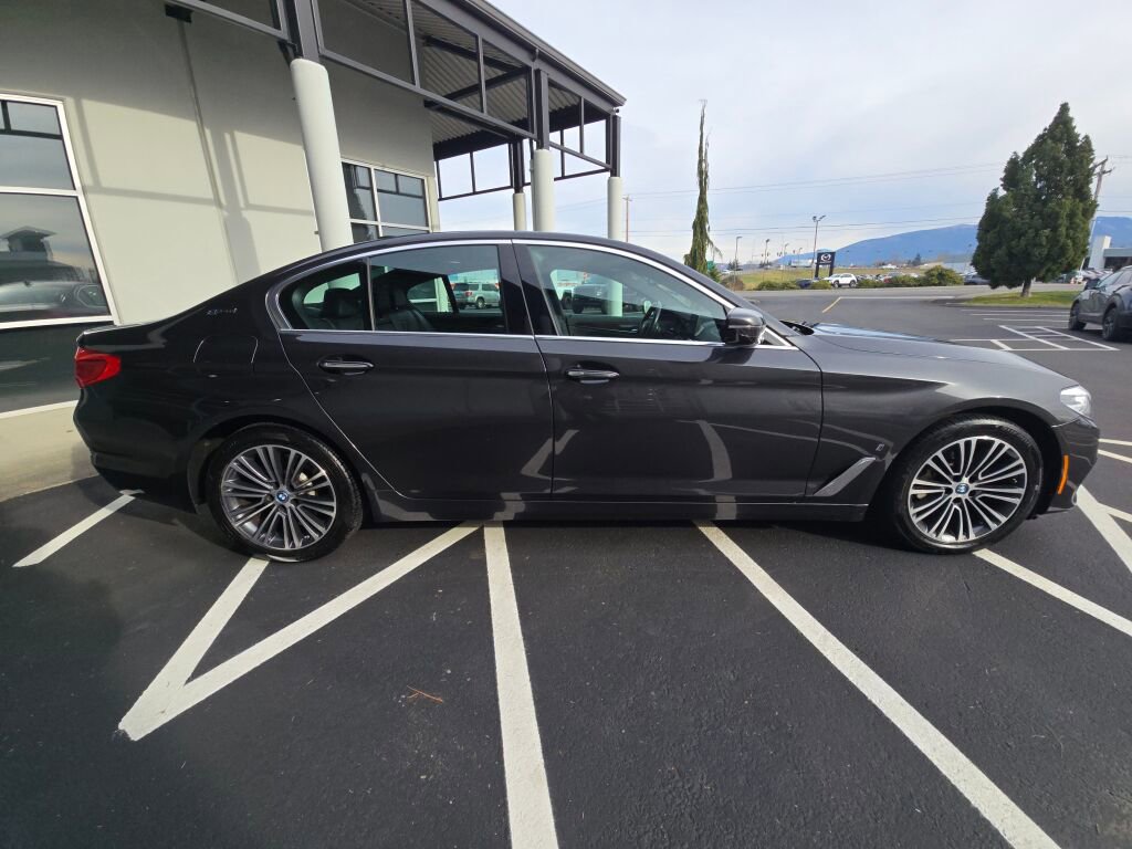 Used 2018 BMW 530e xDrive image 4