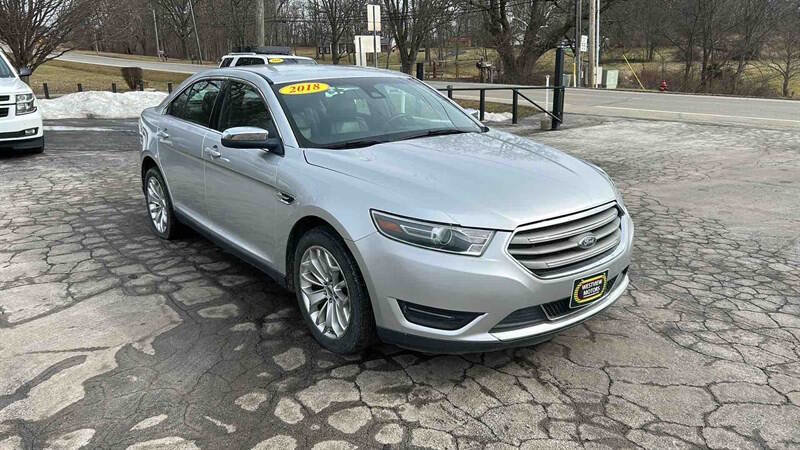 Used 2018 Ford Taurus Limited image 2