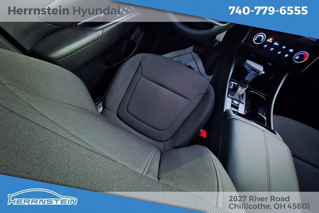 Used 2023 Hyundai Tucson SE image 13