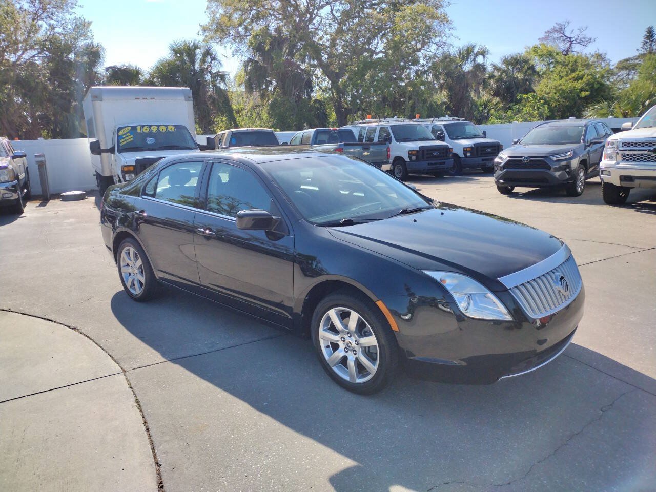 Used 2011 Mercury Milan Premier FWD image 2