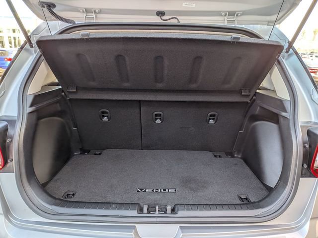 Used 2025 Hyundai Venue SEL image 32