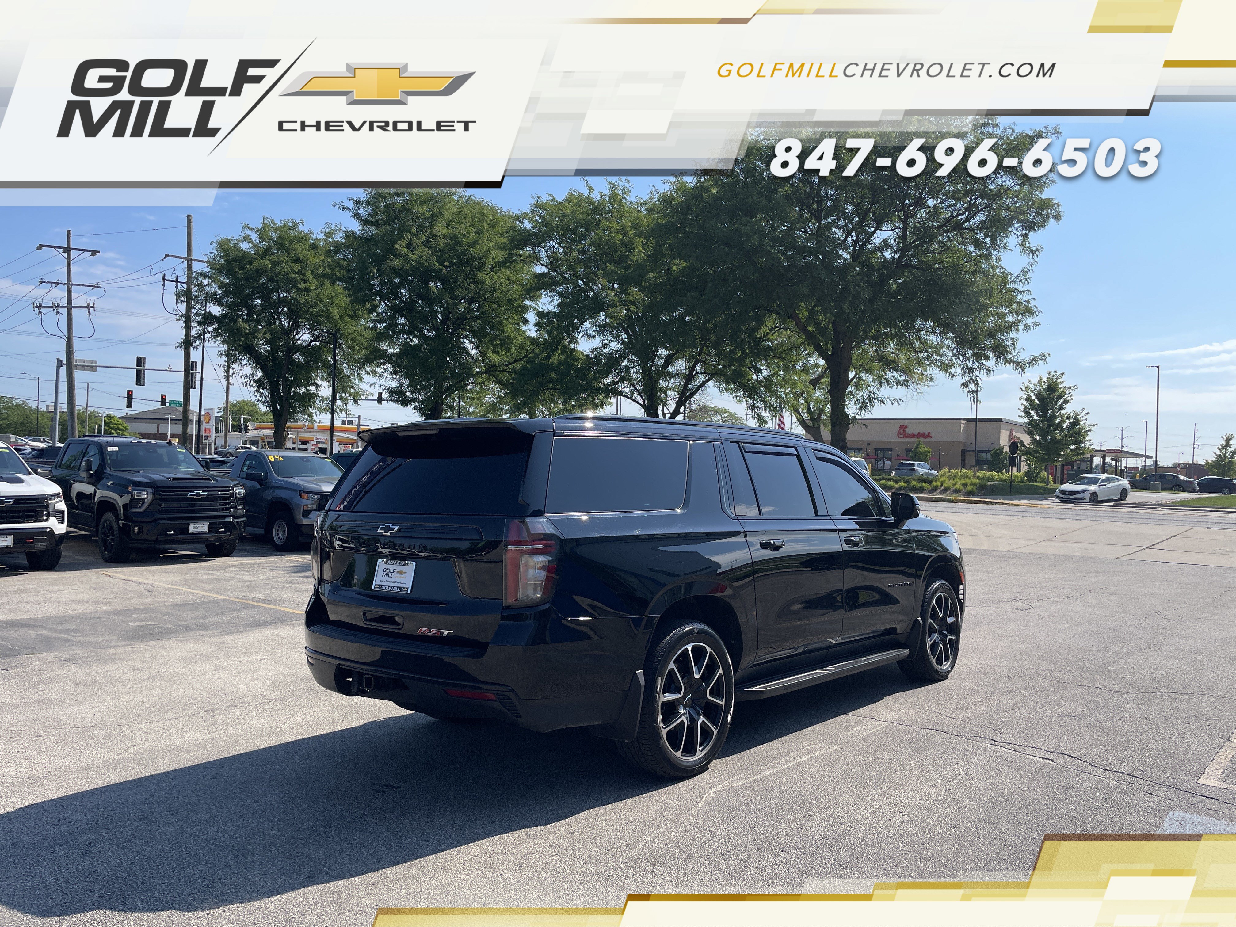 Used 2024 Chevrolet Suburban RST w/ Luxury Package AWD/4WD image 7