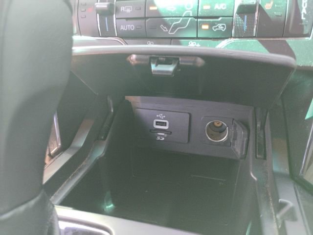 Used 2016 Ford Explorer XLT w/ Equipment Group 202A image 20