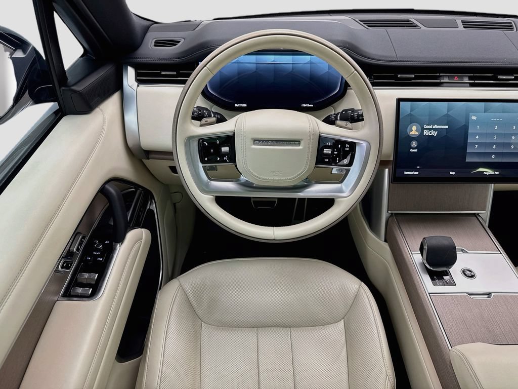 Used 2025 Land Rover Range Rover SE AWD/4WD image 10