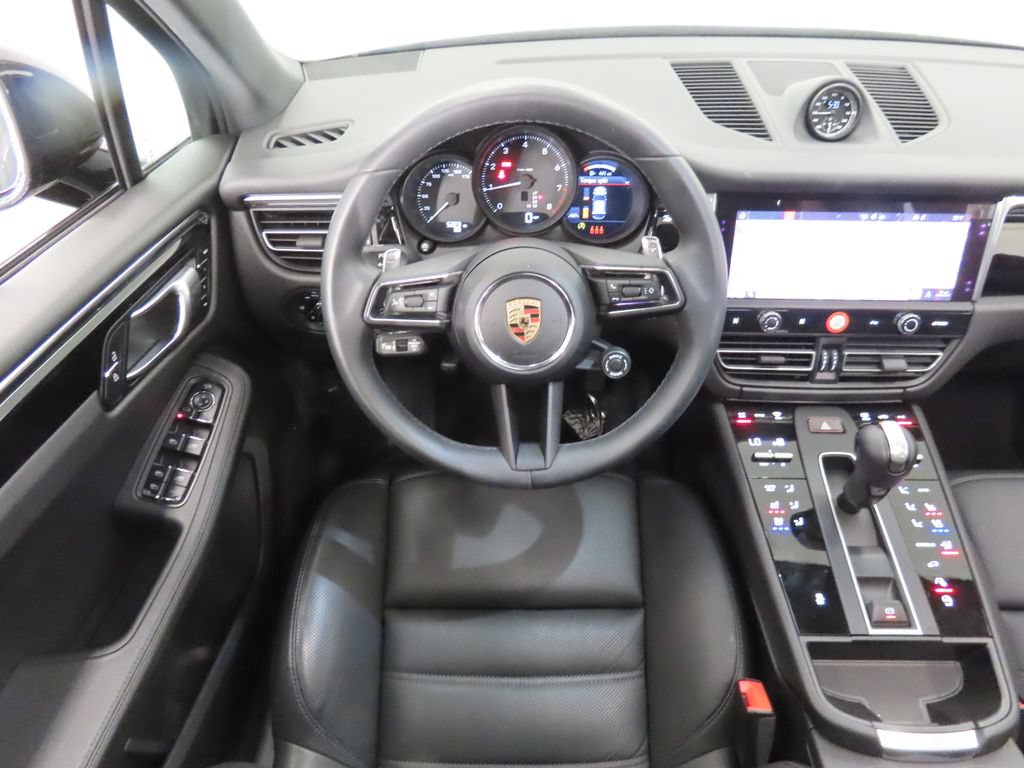 Certified 2026 Porsche Macan AWD/4WD image 15