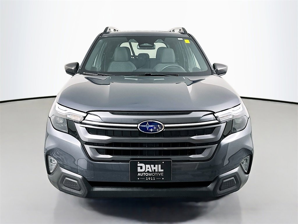 Used 2025 Subaru Forester Premium image 3