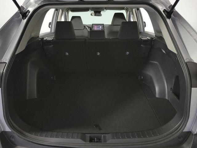 Used 2021 Toyota RAV4 LE AWD/4WD image 27
