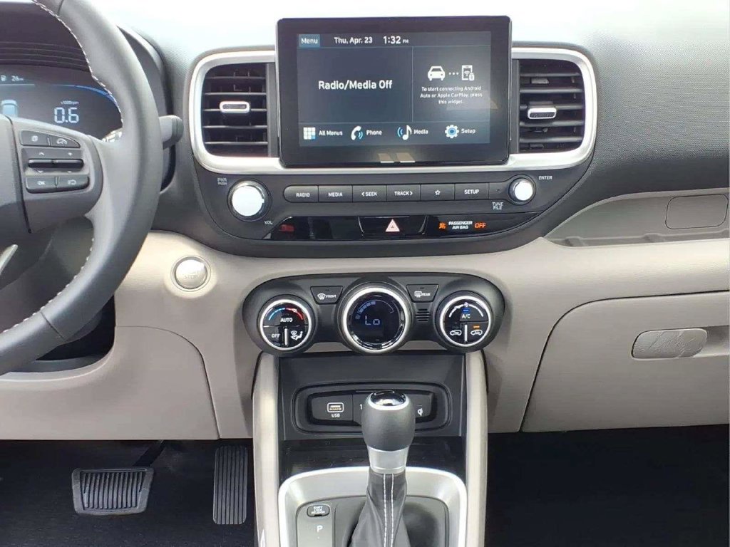 New 2026 Hyundai Venue SEL FWD image 12