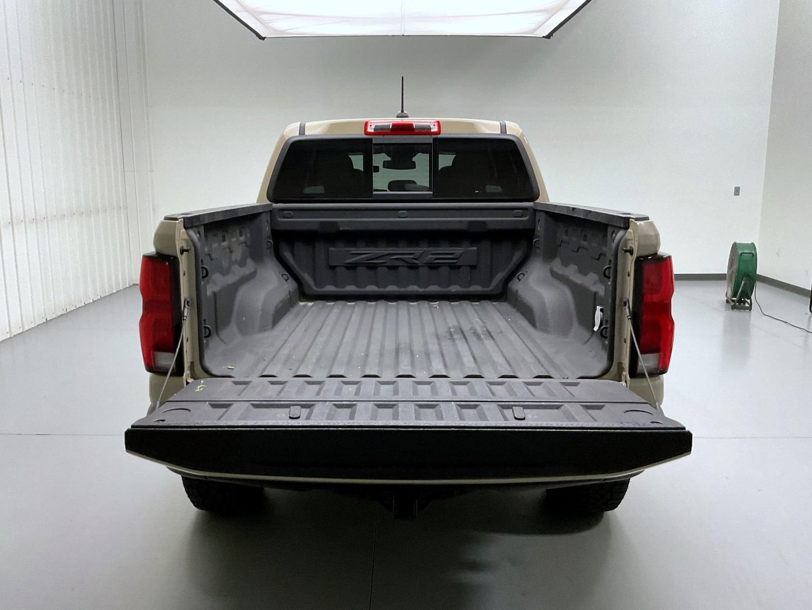 Used 2024 Chevrolet Colorado ZR2 w/ Technology Package image 22