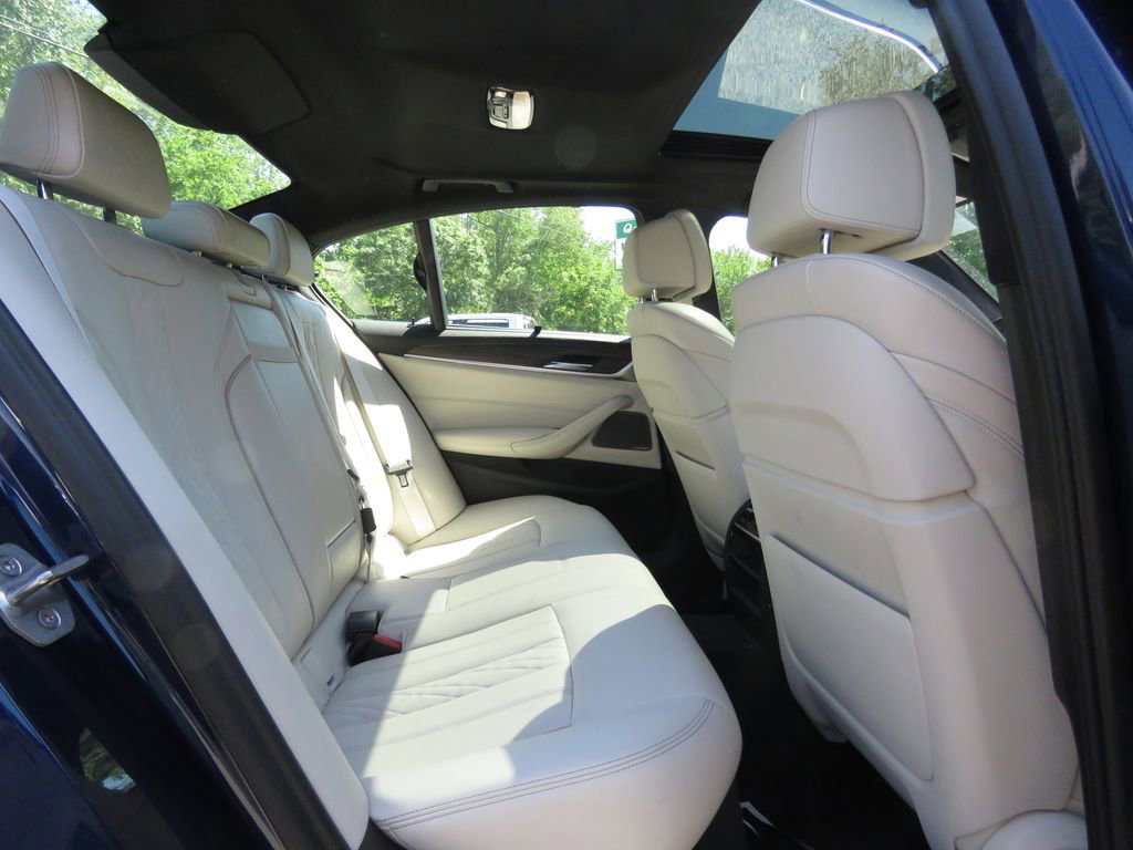 Used 2018 BMW 530e xDrive AWD/4WD image 16