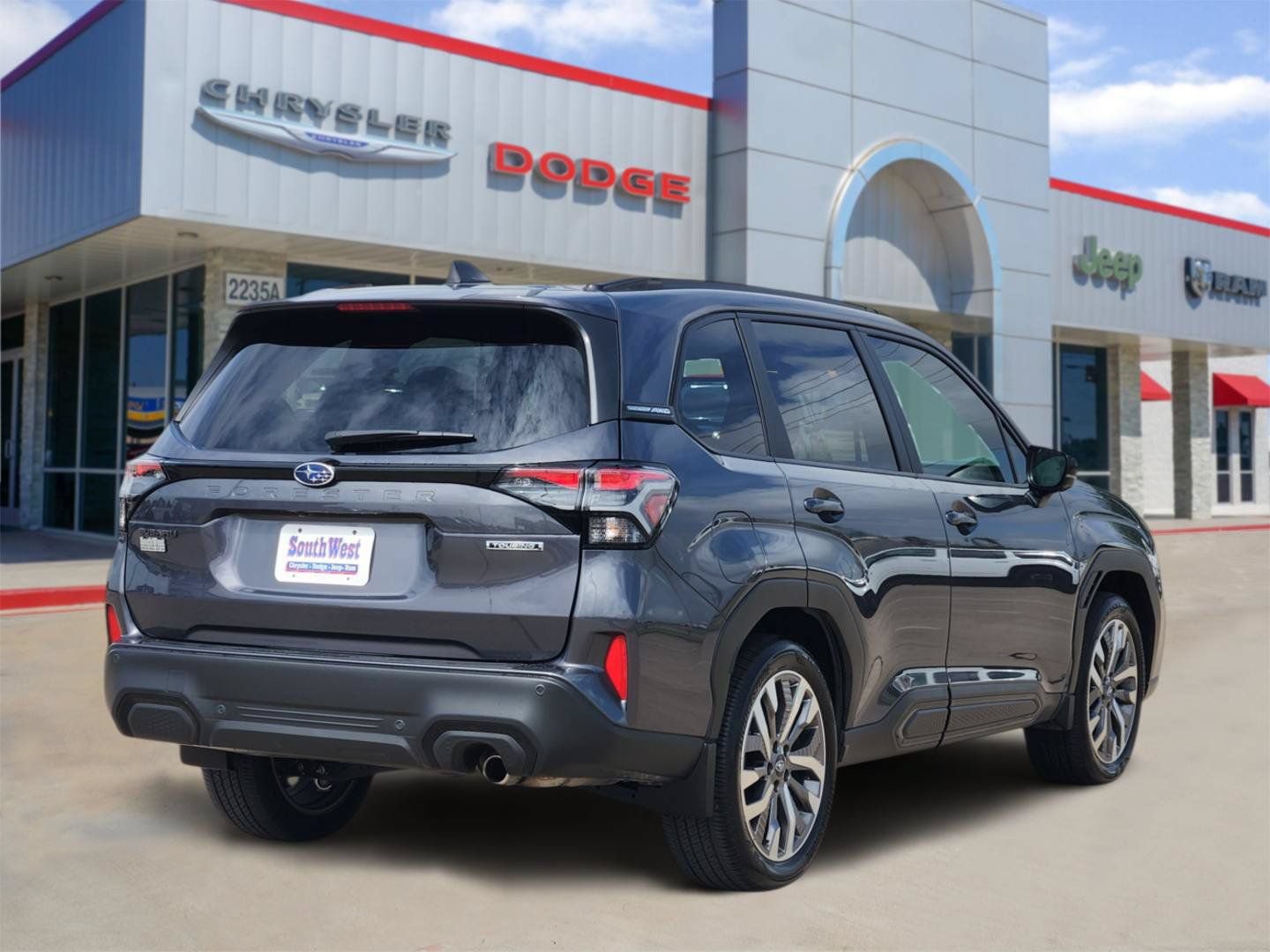 Used 2025 Subaru Forester Touring AWD/4WD image 5