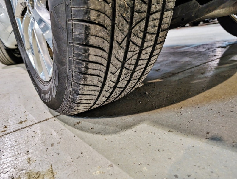 Used 2017 Jeep Cherokee Overland w/ Technology Group image 64