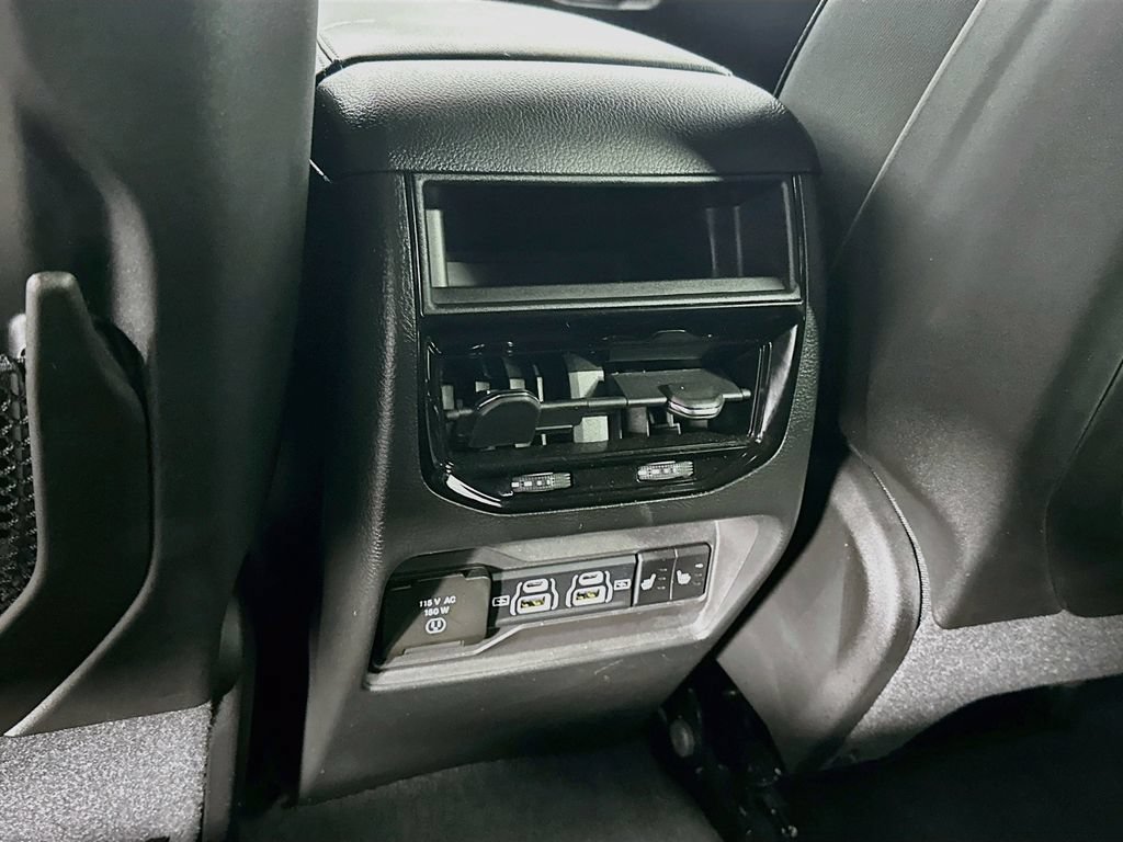 Certified 2024 Jeep Grand Cherokee Limited AWD/4WD image 36