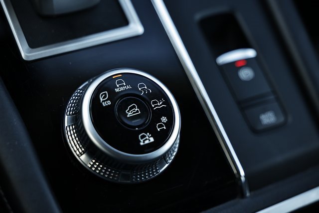 Used 2024 Mitsubishi Outlander SE image 39