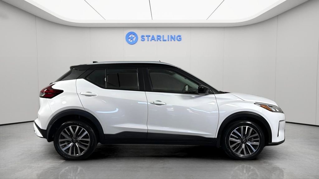 Used 2023 Nissan Kicks SV FWD image 11