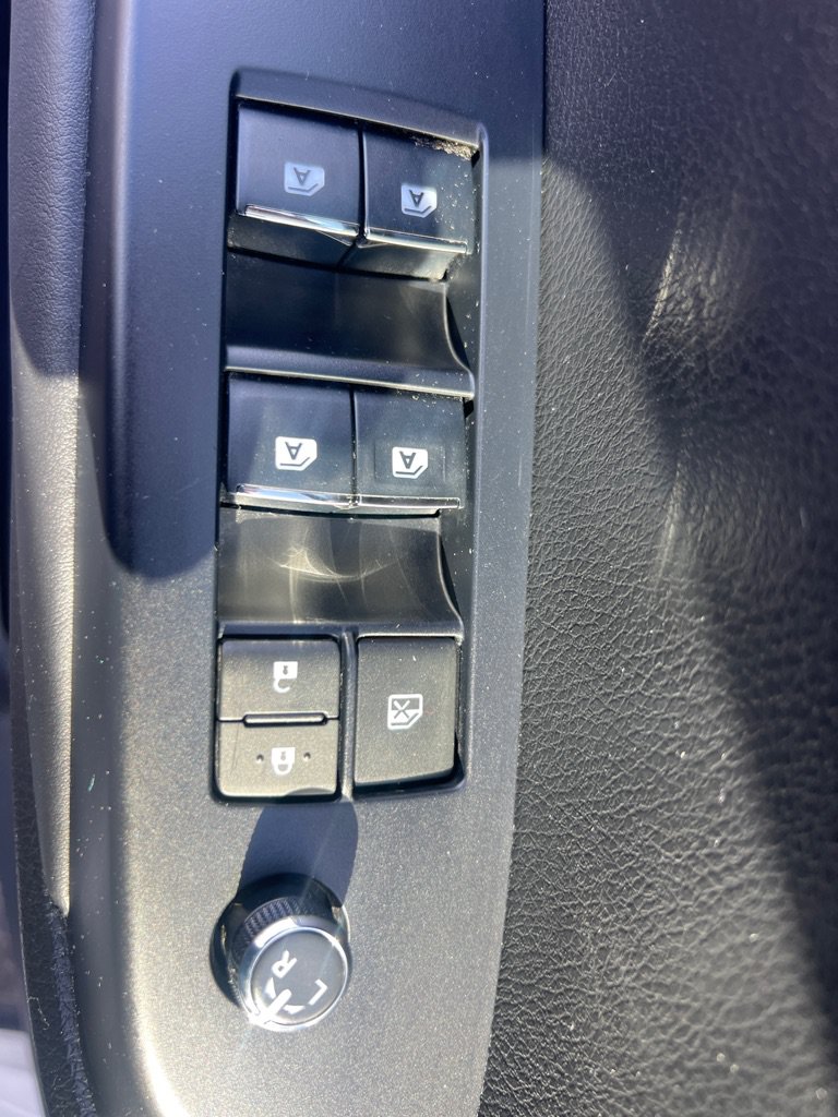 Used 2017 Toyota Highlander Limited AWD/4WD image 30