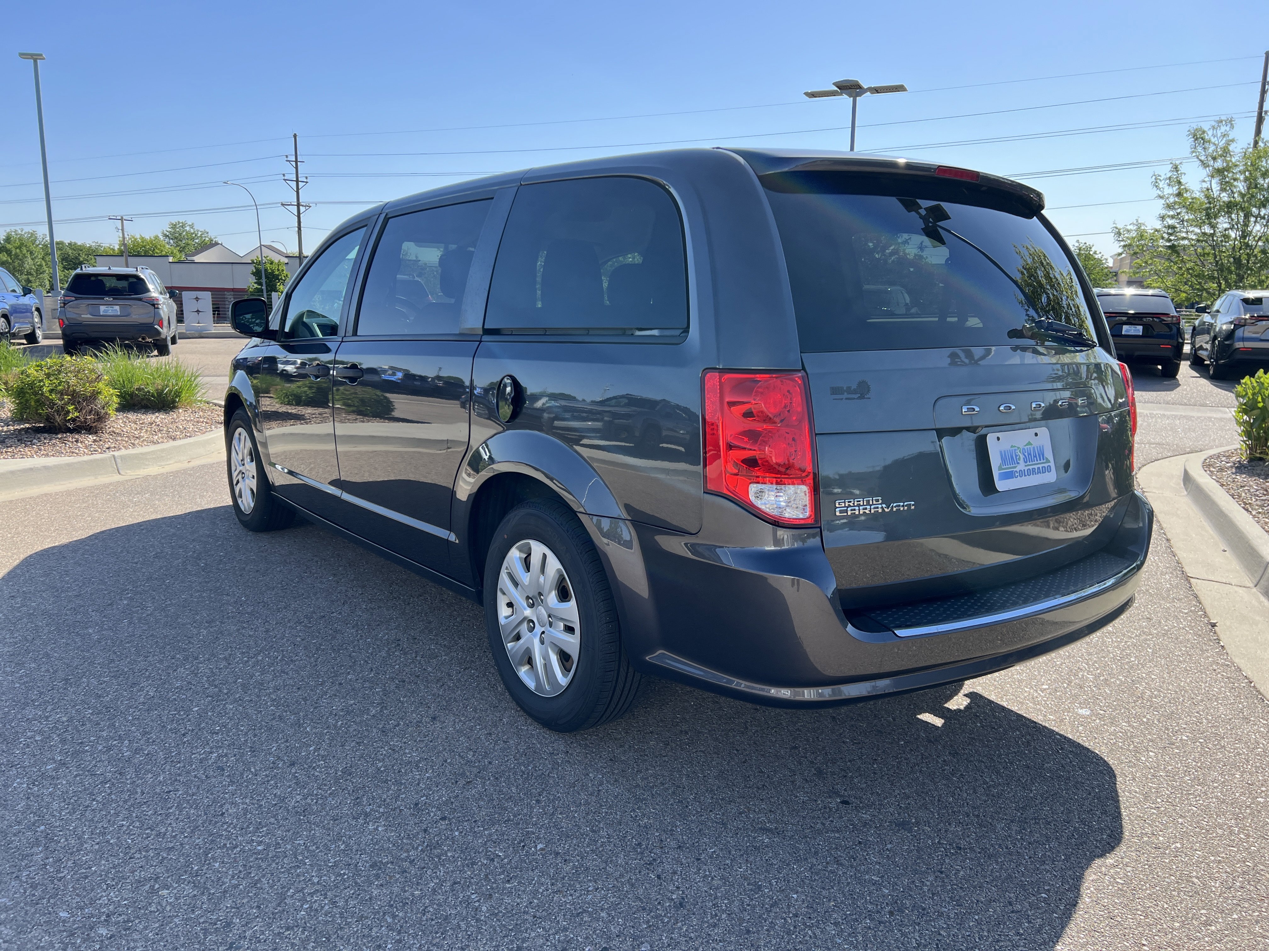 Used 2020 Dodge Grand Caravan SE w/ UConnect Hands-Free Group FWD image 12