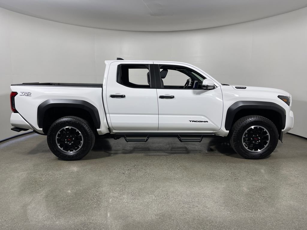 Certified 2025 Toyota Tacoma TRD Off-Road w/ TRD Off Road Premium Package AWD/4WD image 2