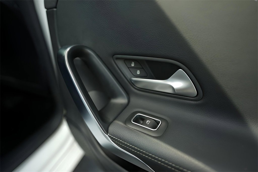 Used 2023 Mercedes-Benz CLA 250 image 29