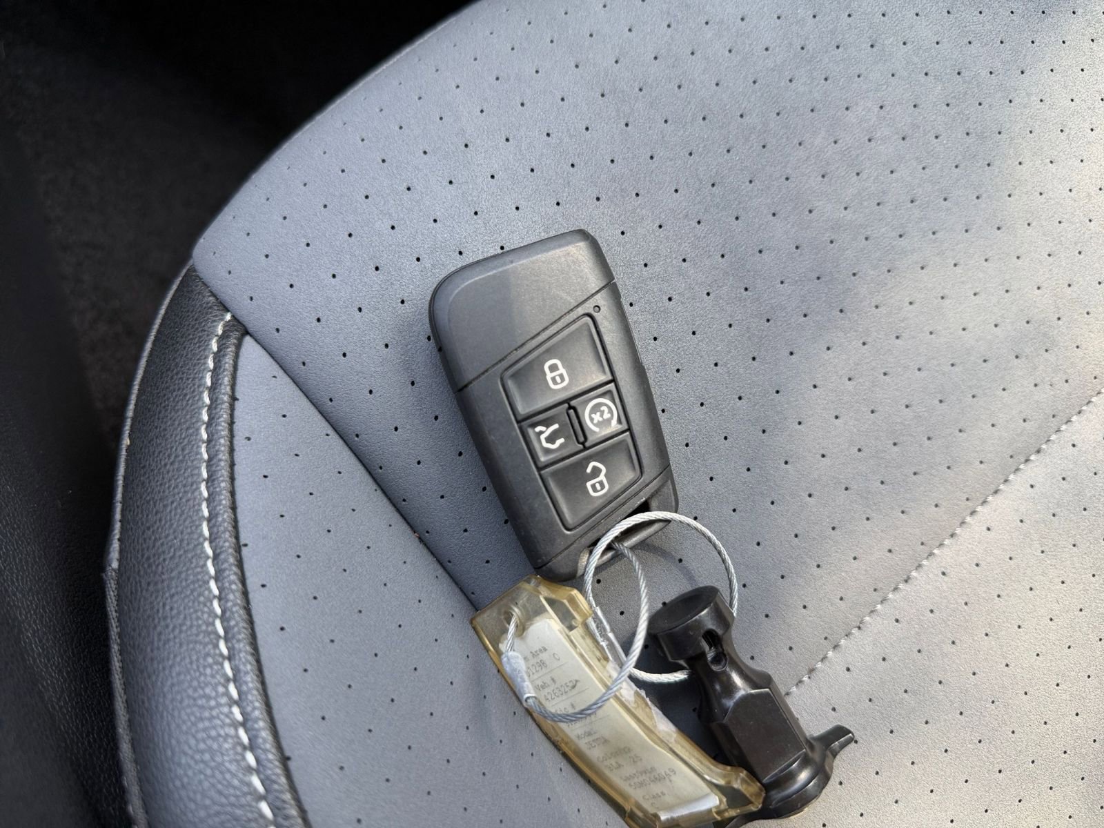 Used 2025 Volkswagen Jetta SE image 24