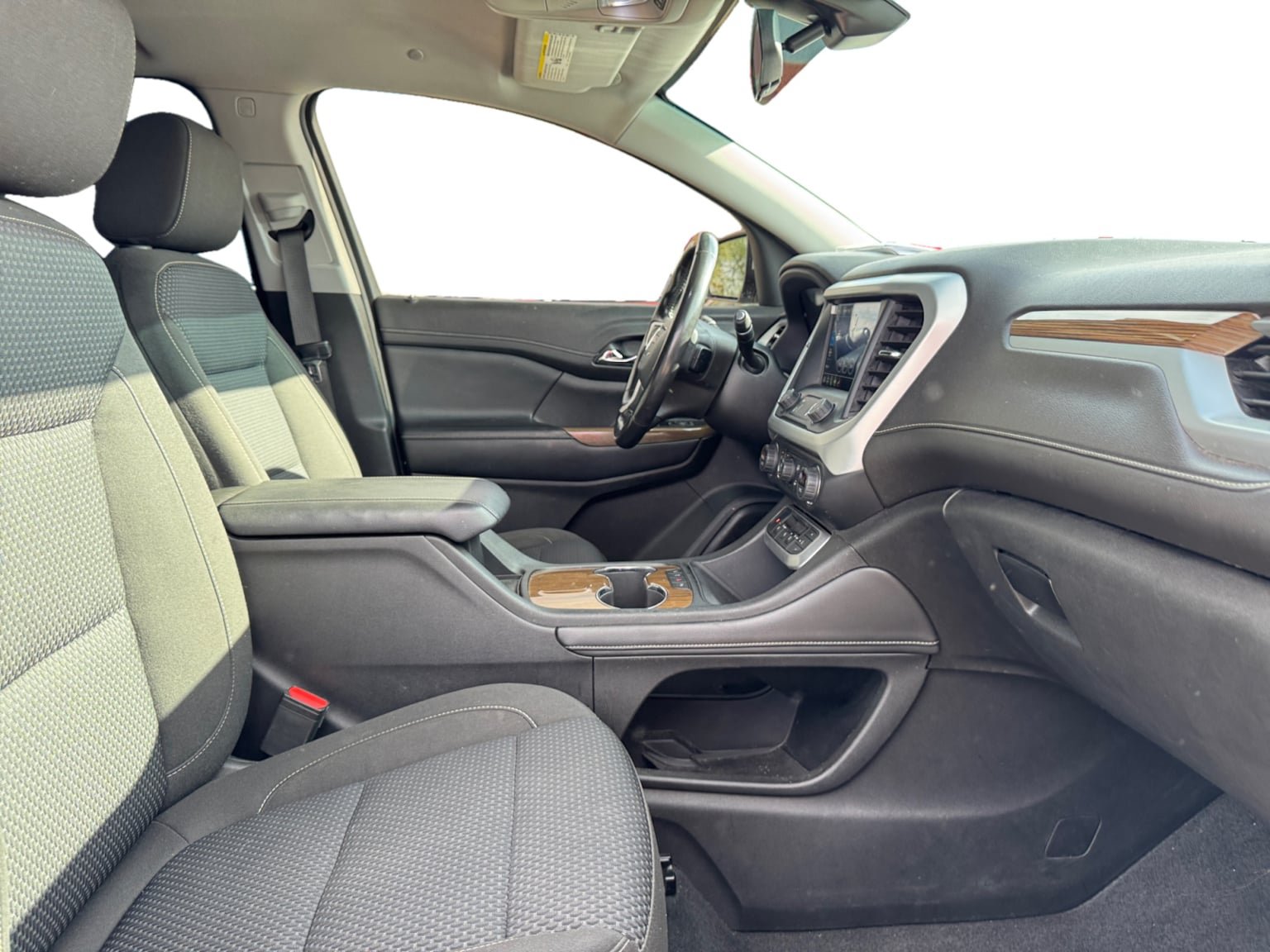 Used 2020 GMC Acadia SLE FWD image 17