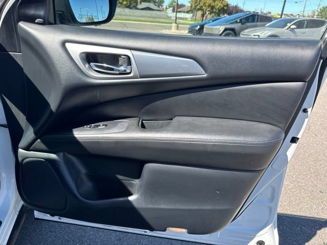 Used 2020 Nissan Pathfinder SL AWD/4WD image 26