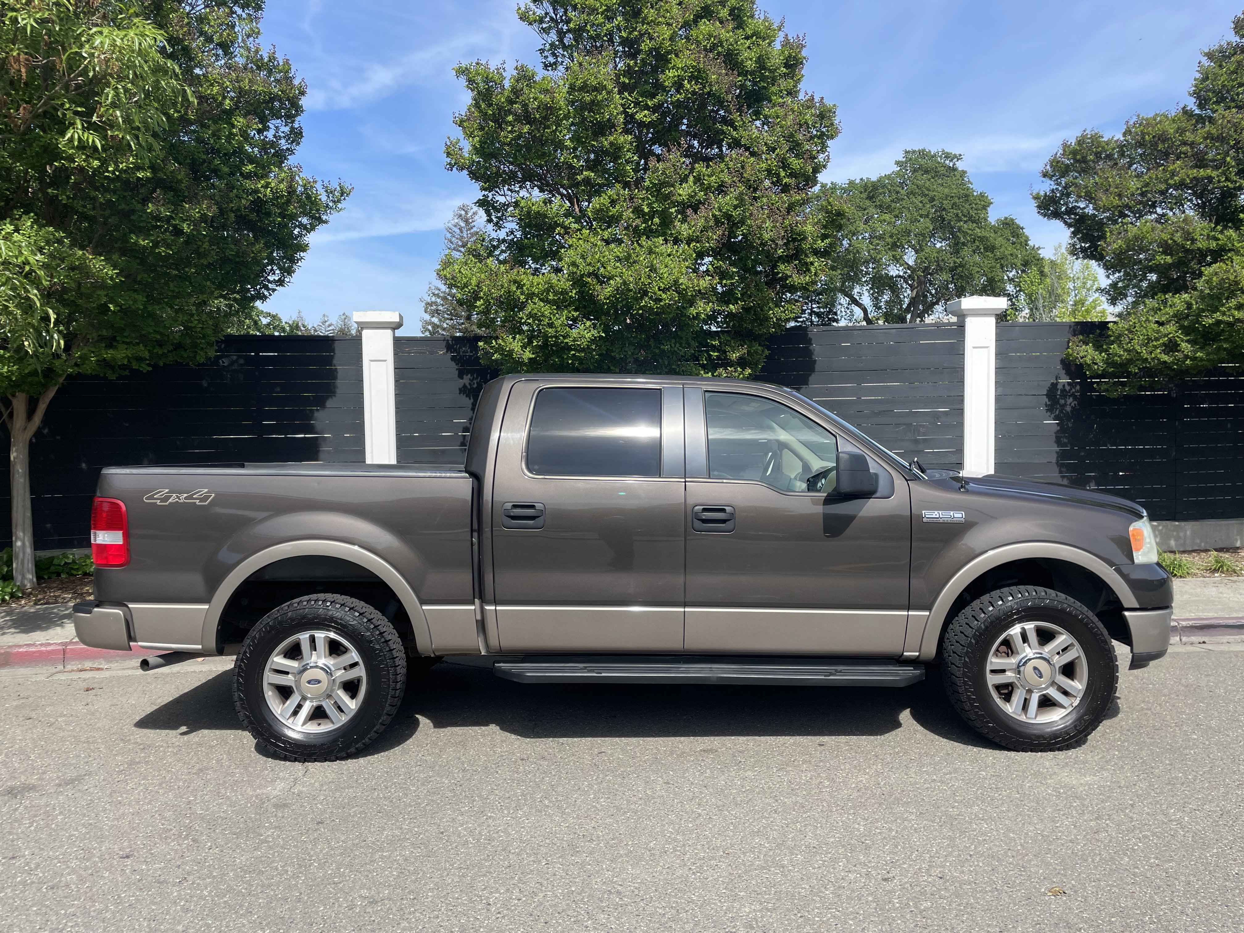 Used 2005 Ford F150 Lariat image 6