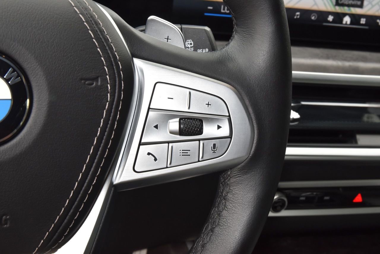 Used 2025 BMW X7 xDrive40i w/ Premium Package AWD/4WD image 25