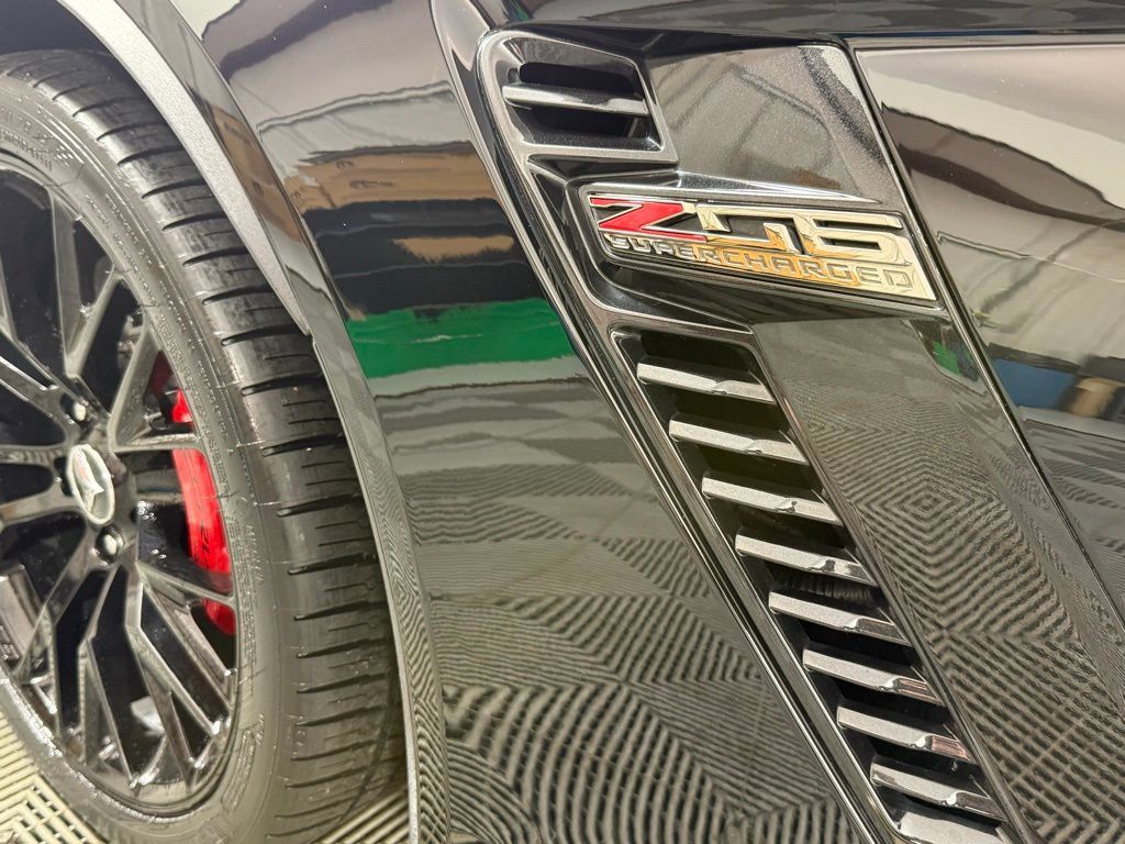 Used 2015 Chevrolet Corvette Z06 w/ 3LZ Preferred Equipment Group image 10