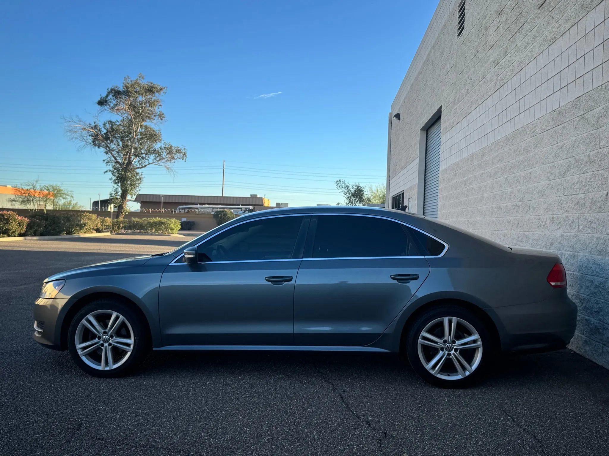 Used 2014 Volkswagen Passat TDI SE FWD image 5