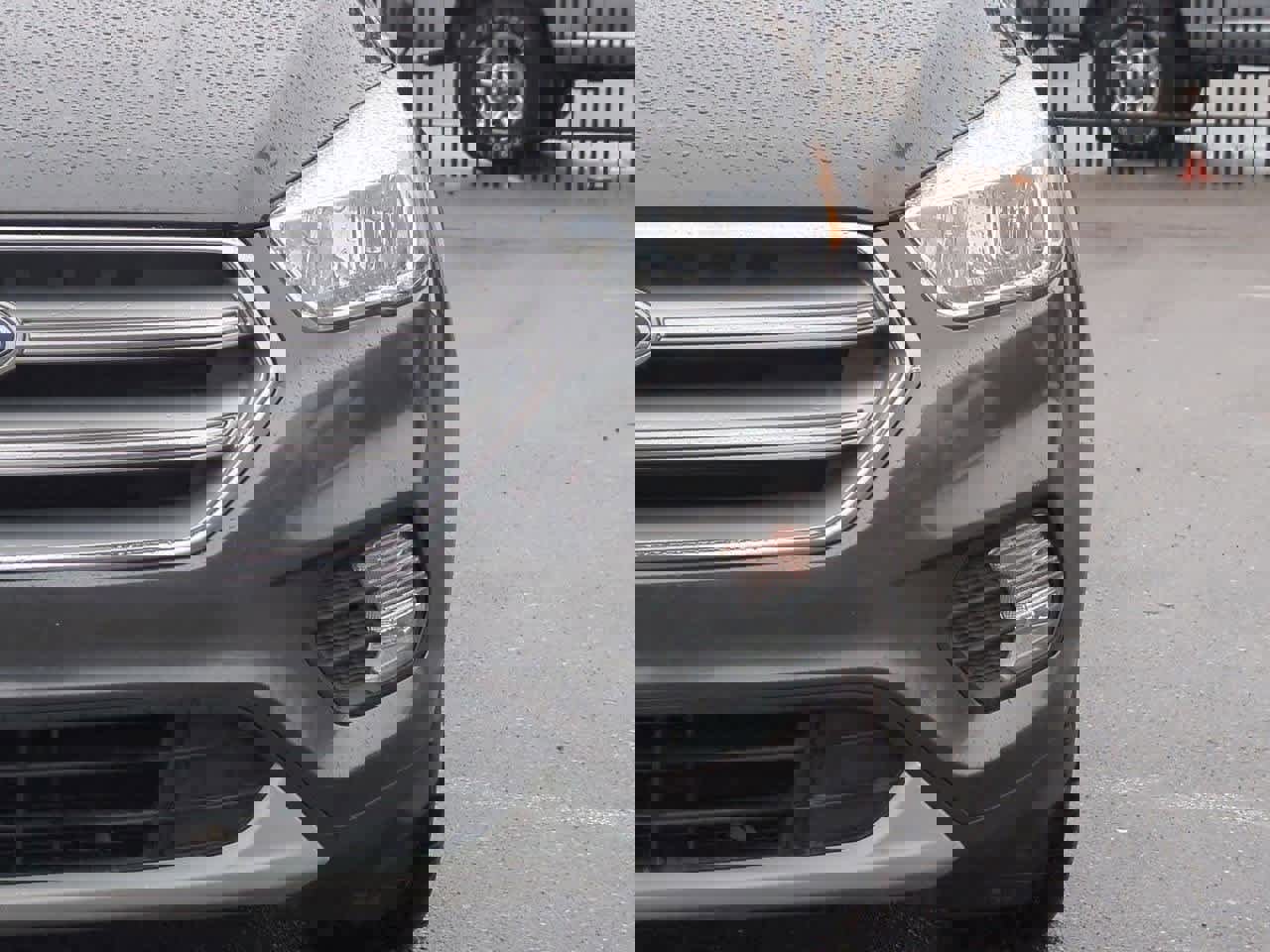 Used 2017 Ford Escape SE image 10