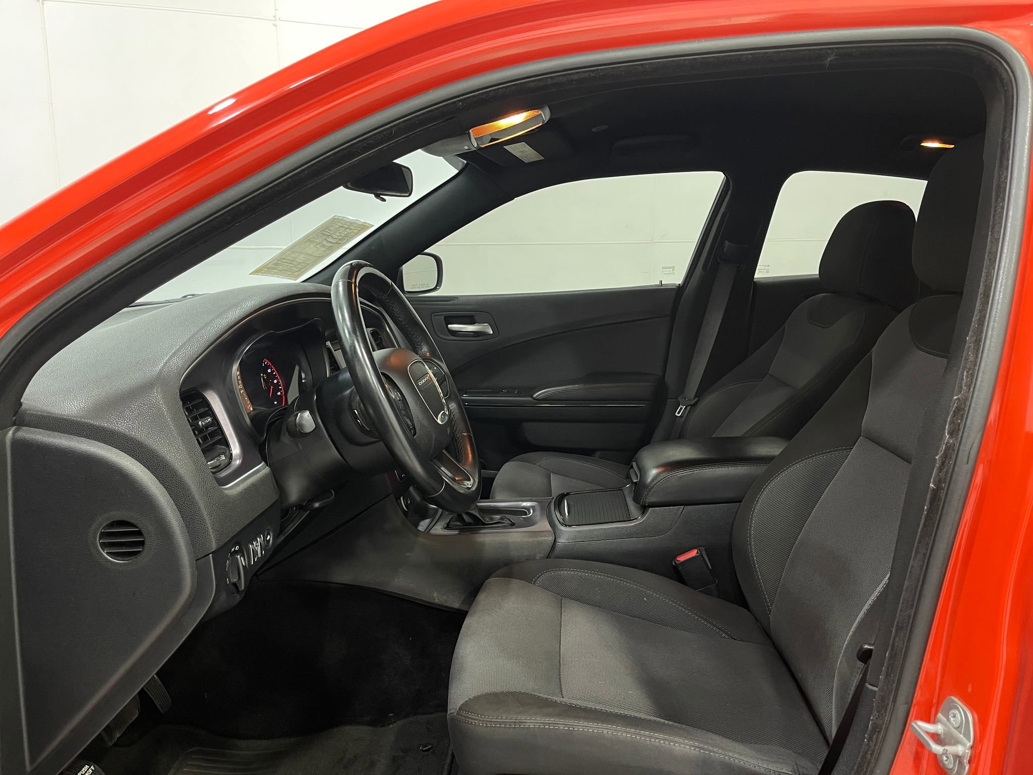 Used 2018 Dodge Charger SXT w/ Blacktop Package image 11