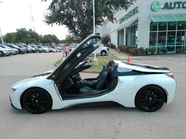 Used 2019 BMW i8 Roadster AWD/4WD image 2