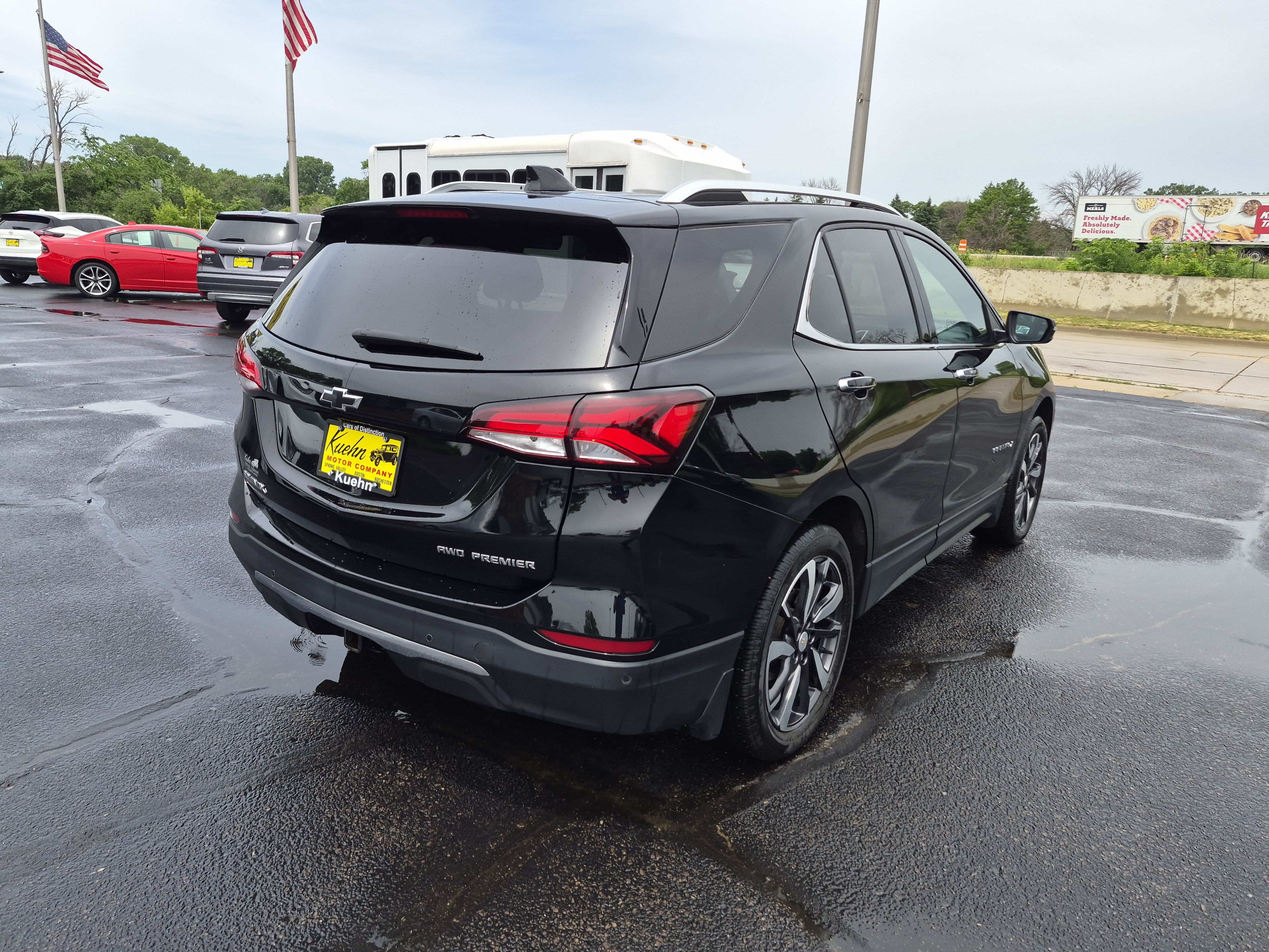 Used 2023 Chevrolet Equinox Premier AWD/4WD image 8