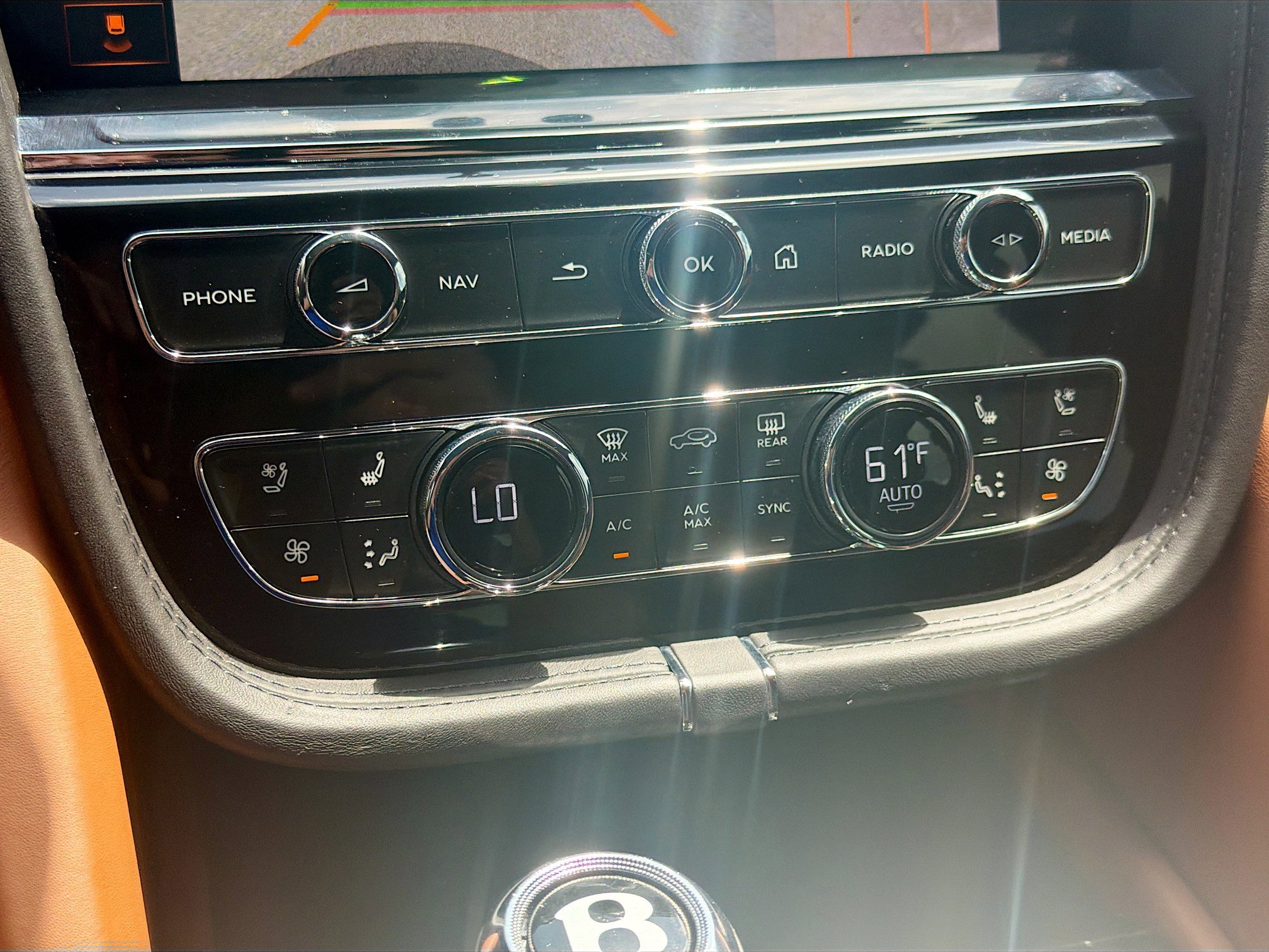 Used 2022 Bentley Bentayga AWD/4WD image 12