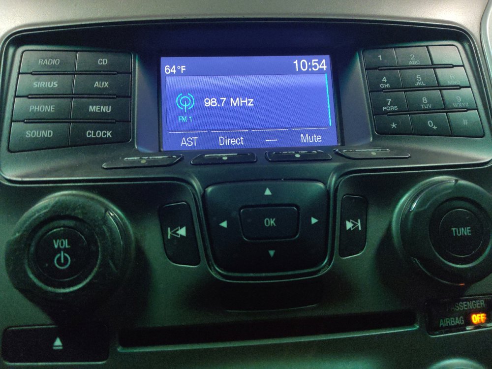 Used 2015 Ford Explorer XLT FWD image 25