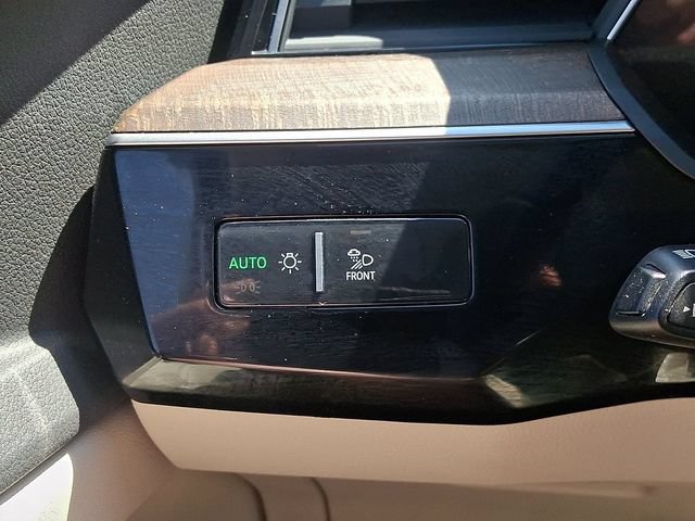Used 2024 Audi Q8 e-tron Premium Plus w/ Premium Plus Package AWD/4WD image 31