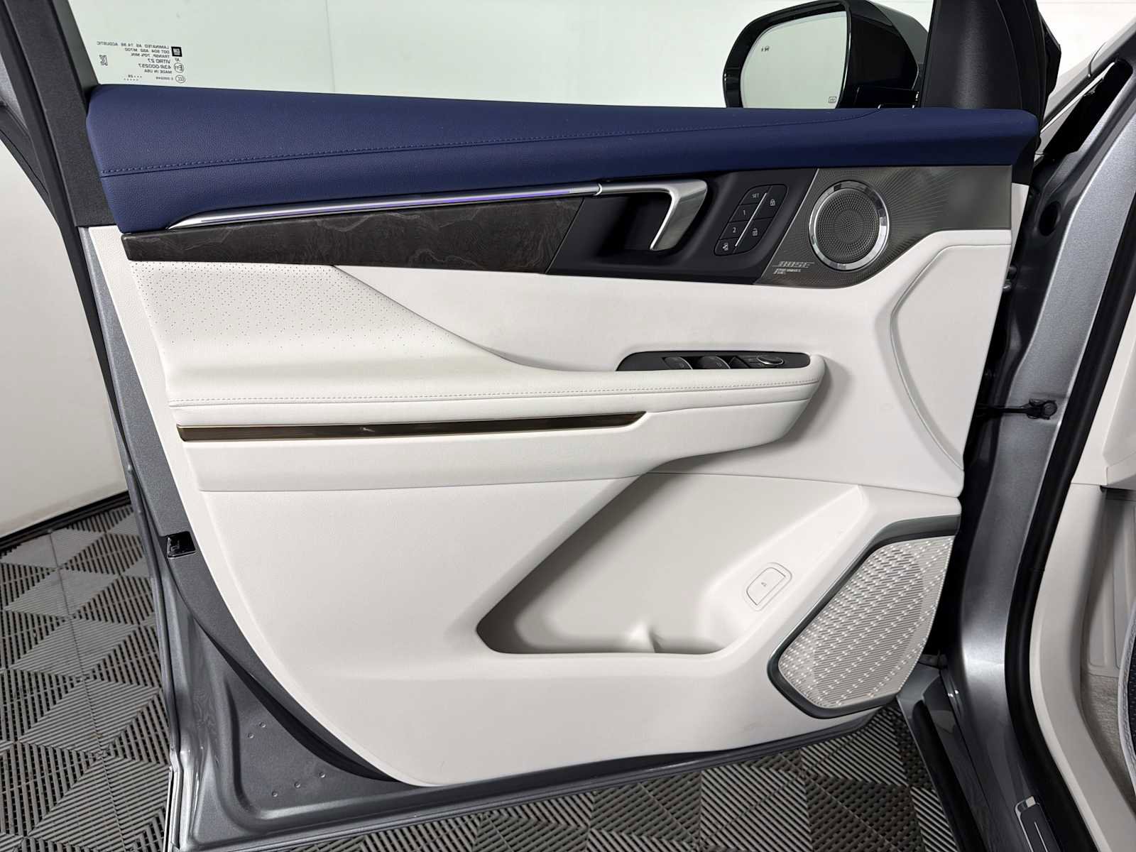 New 2026 Buick Enclave Avenir w/ Super Cruise Package FWD image 8
