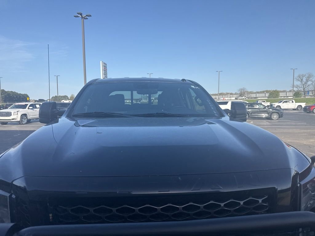 Used 2018 Nissan Titan SV w/ SV Convenience Package image 7