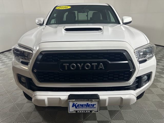 Used 2016 Toyota Tacoma TRD Sport image 5