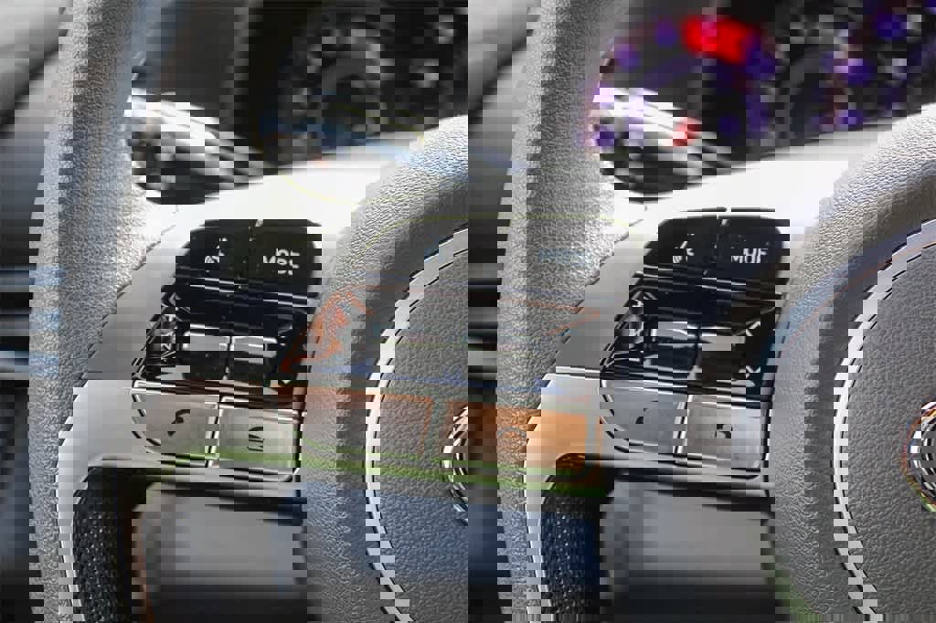 Certified 2023 Hyundai Elantra SEL image 31